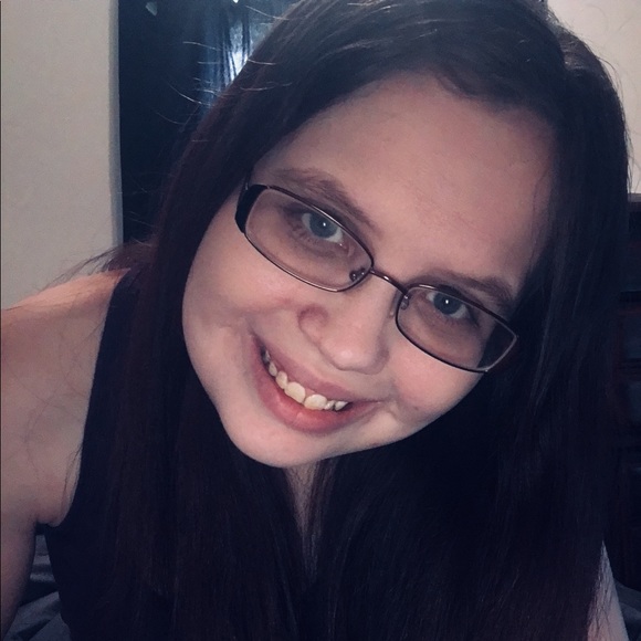 Meet the Posher Other - Meet your Posher, Alicia